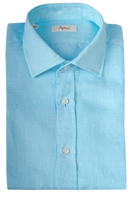 Slim linen shirt, with semi-spread collar. Garment-dyed fabric.