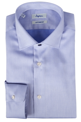 QUICK CLEAN slim shirt for men, made of a stain-resistant, no-iron, fine cotton.