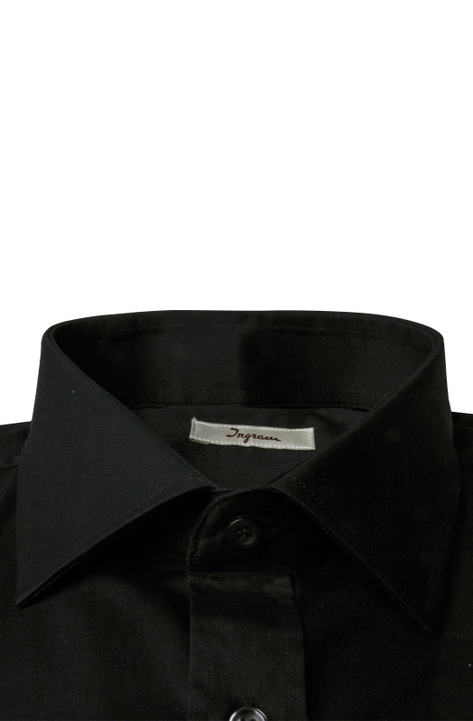 Ingram shirt with semi-open collar and classic fit.