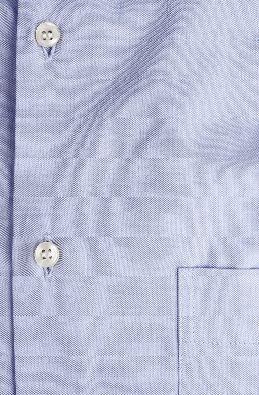 Cotton shirt. Regular fit. Button-down collar with pocket.