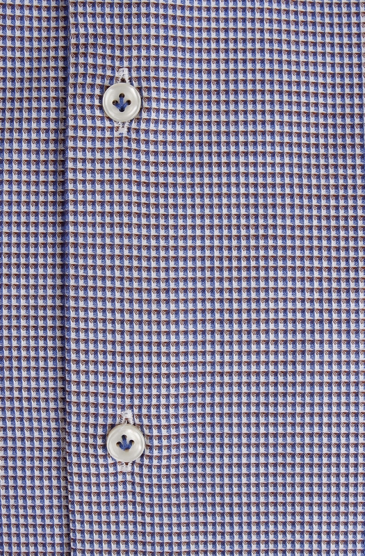 Camicia in cotone microstampato. Collo semi-aperto. Vestibilità slim