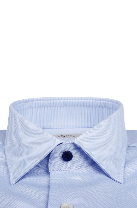 QUICK CLEAN man shirt in stain resistant cotton.