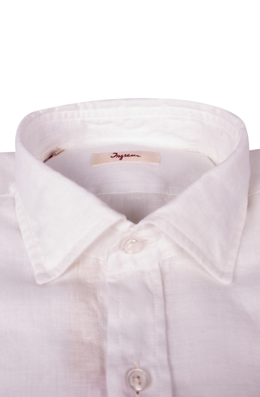 Camicia di lino slim fit con collo mezzo francia, tessuto tinto in capo
