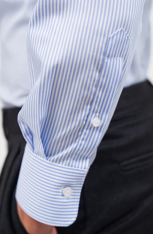 Men's shirt, in cotton with light blue stripe. Available in blue and light blue. Ingram Man