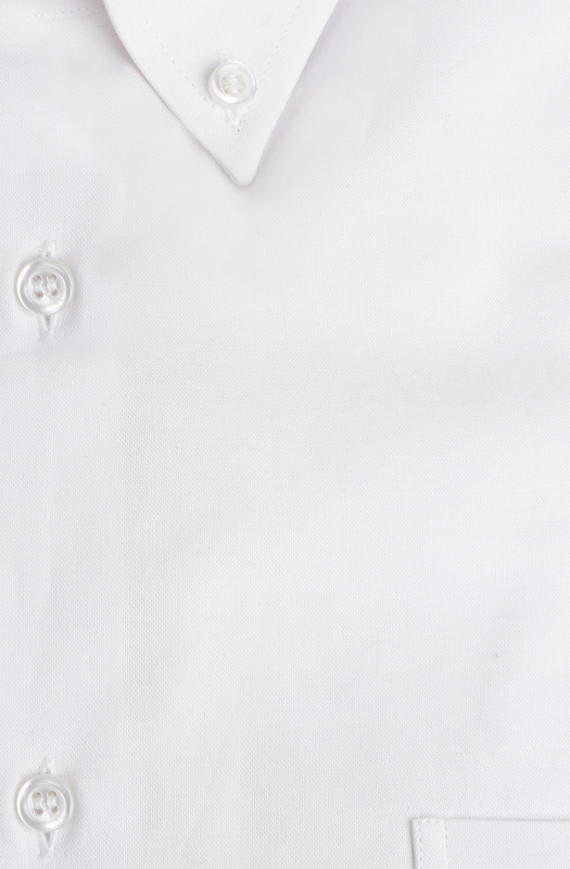 Cotton shirt. Regular fit. Button-down collar with pocket.