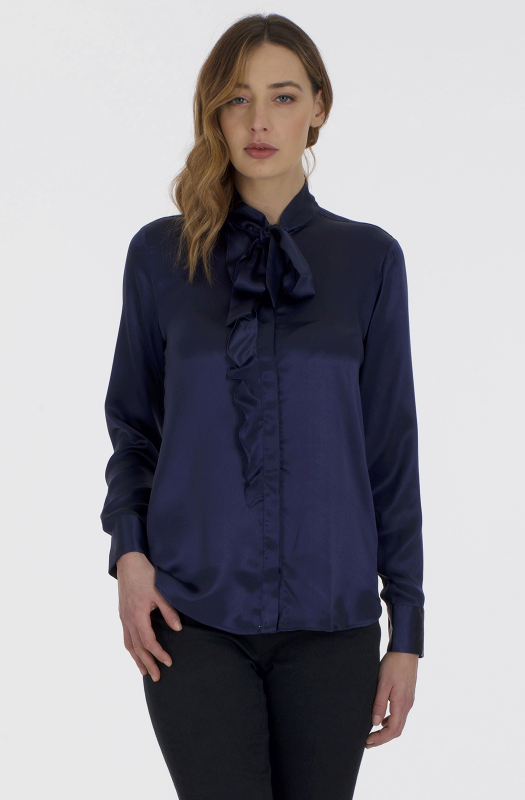 Blouse with a bow in pure silk satin. Ingram Woman.