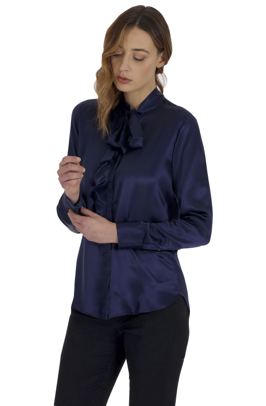 Blouse with a bow in pure silk satin. Ingram Woman.