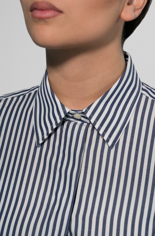 Camicia GINEVRA abbottonatura coperta, vestibilità regular, bacchetta bianca e blu, puro cotone